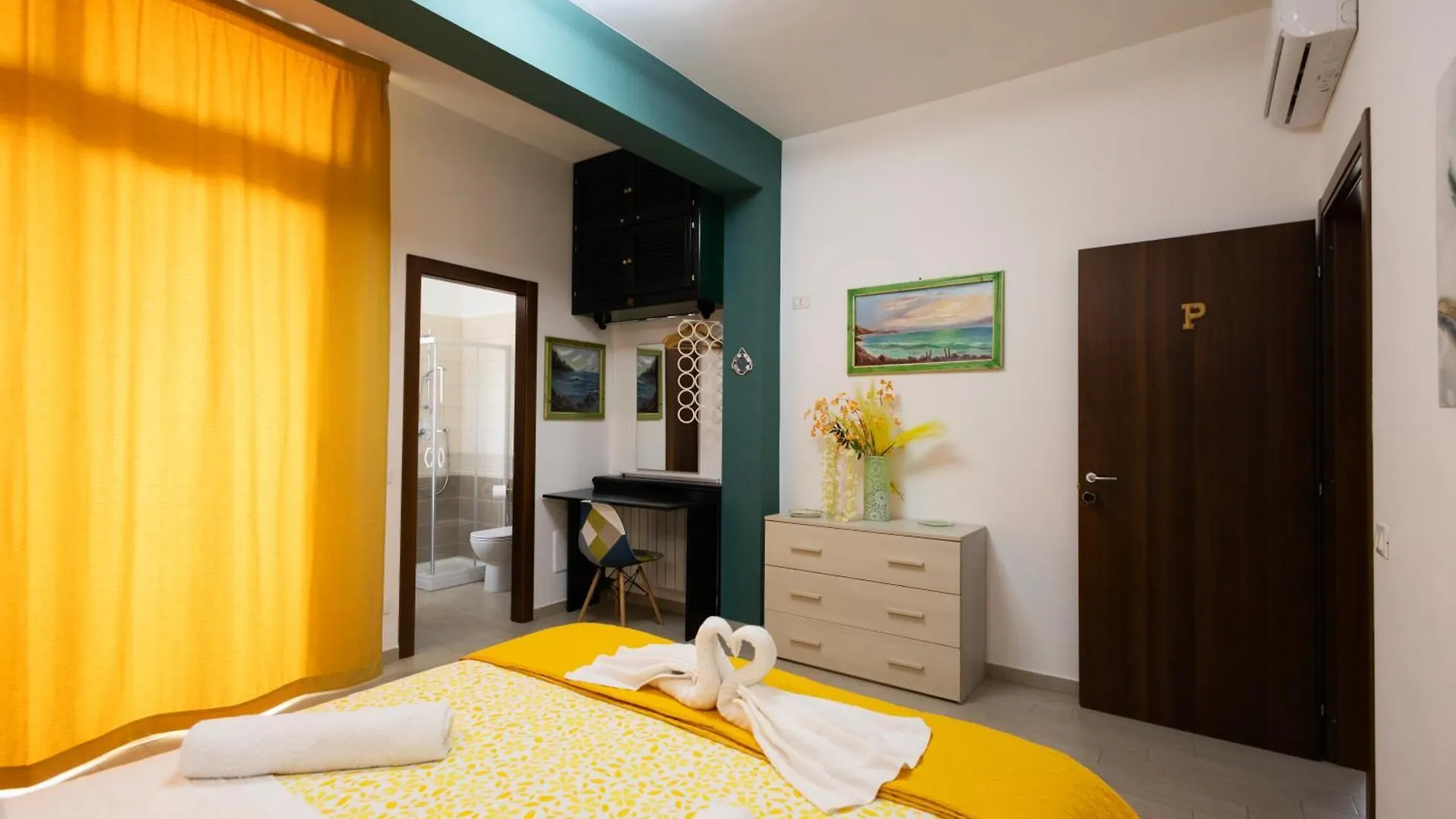 Palermonamour Art Gallery Suite Italy